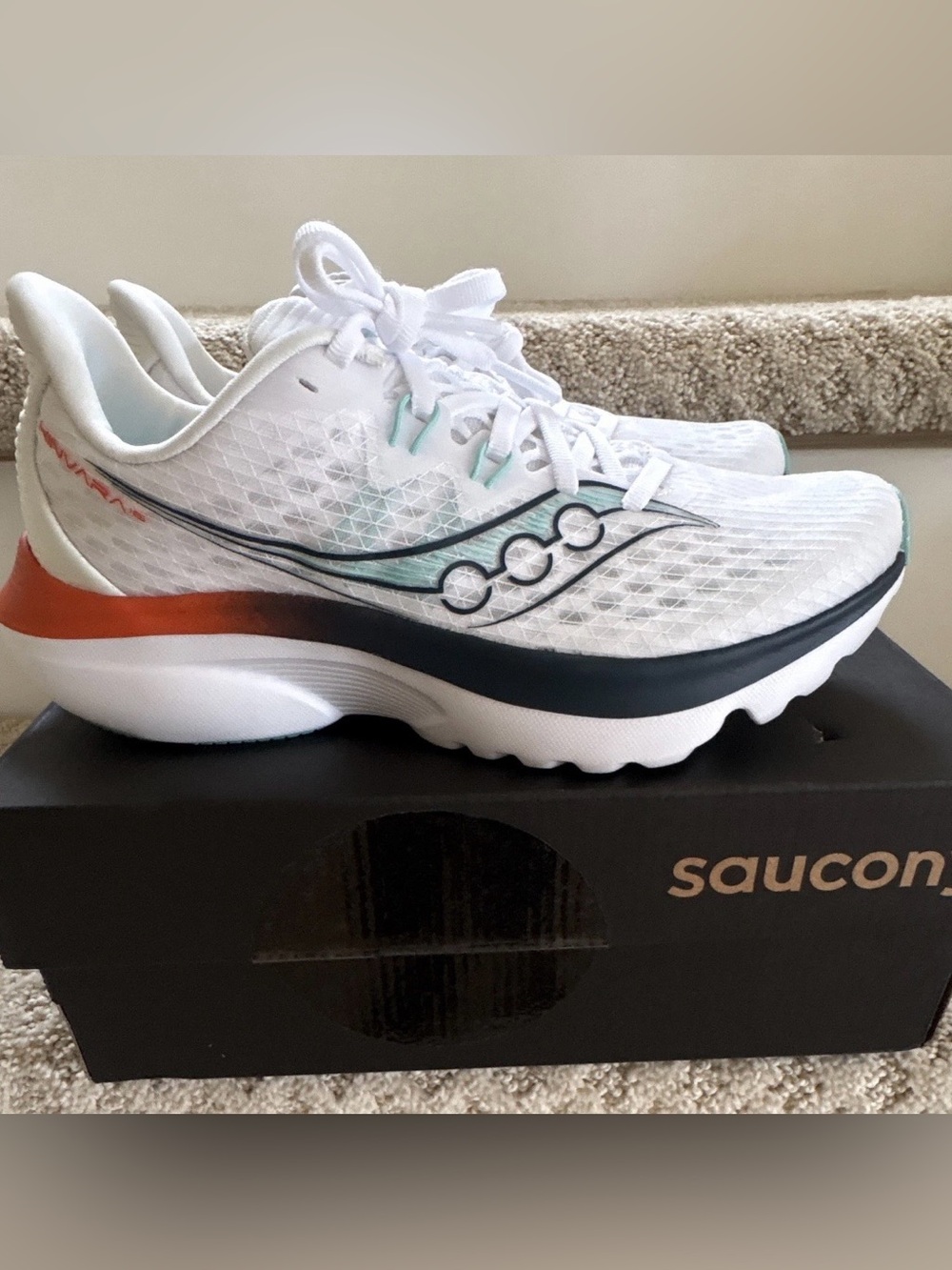 BRAND NEW IN BOX Women’s Saucony Kinvara 16 Women's Running Shoes